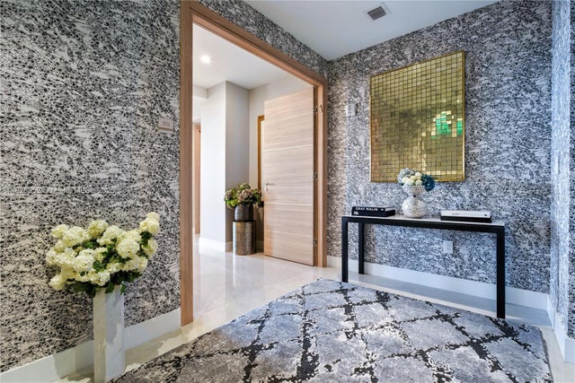 2 of 46 - 515 Valencia Ave 301, Coral Gables, FL
