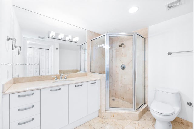 5 of 20 - 2030 S Douglas Rd 807, Coral Gables, FL