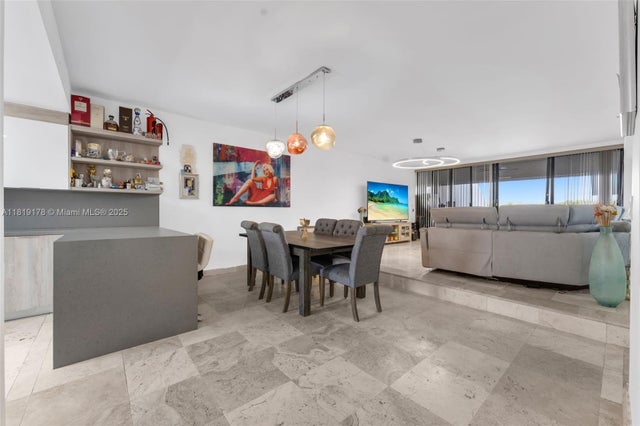 5 of 42 - 454 Poinciana Dr 1621, Sunny Isles Beach, FL