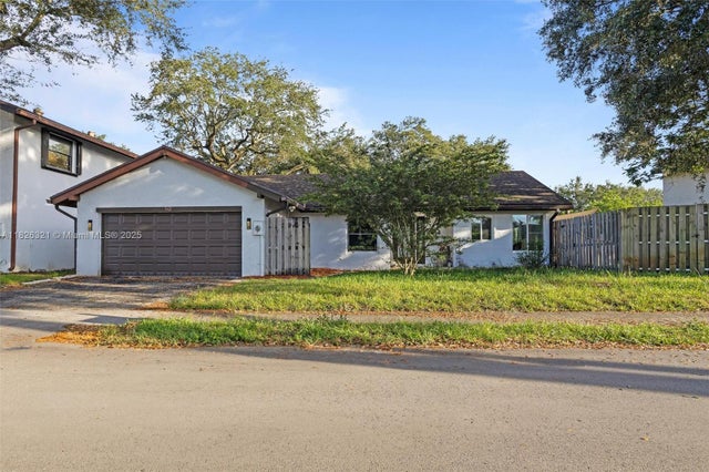 2 of 22 - 50 Forest Cir, Cooper City, FL