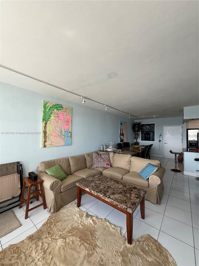 5 of 18 - 7441 Wayne Ave 10e, Miami Beach, FL