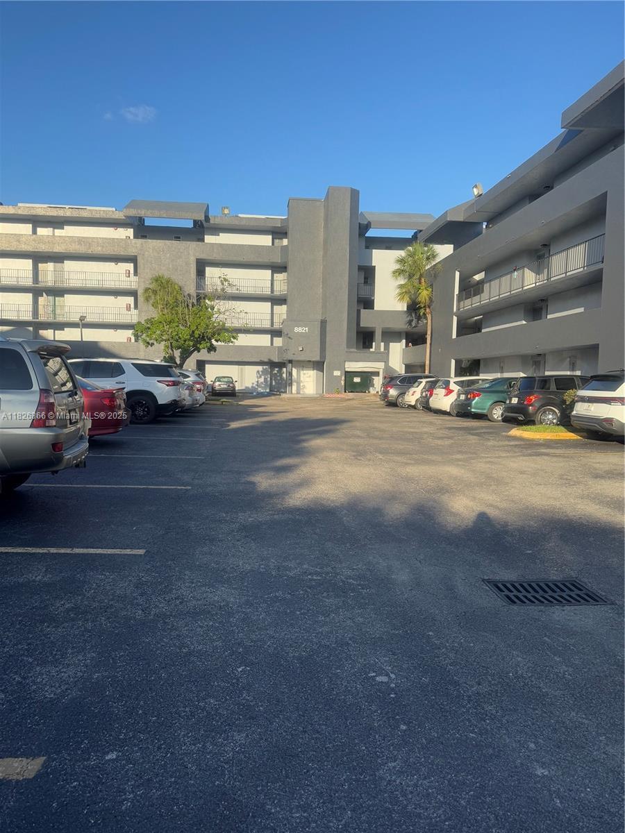 8821 W Flagler St 108, Miami
