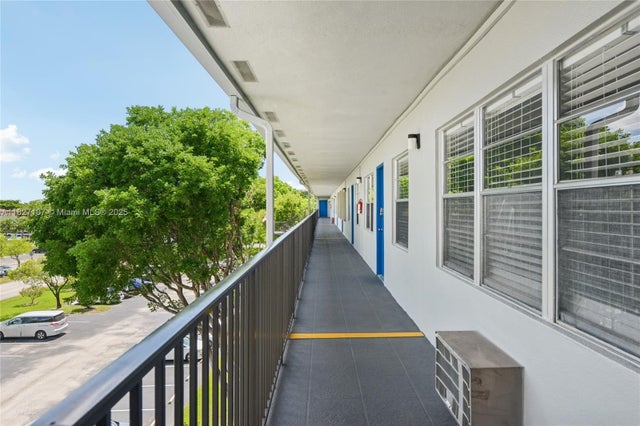 3 of 25 - 13450 Sw 3rd St 408d, Pembroke Pines, FL