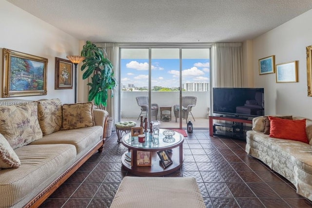 3 of 19 - 5 Island Ave 6a, Miami Beach, FL