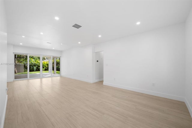 3 of 45 - 1617 Washington St, Hollywood, FL