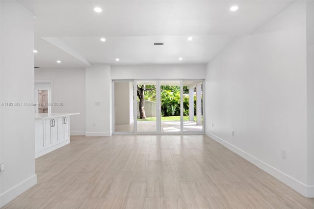 4 of 45 - 1617 Washington St, Hollywood, FL