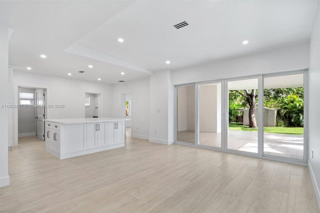 5 of 45 - 1617 Washington St, Hollywood, FL