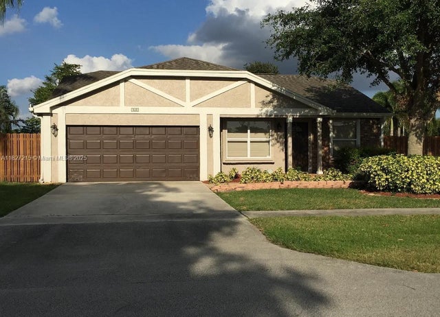 1 of 14 - 763 S Wind Cir, Sunrise, FL