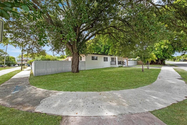 5 of 27 - 12995 Ne 5th Ave, North Miami, FL
