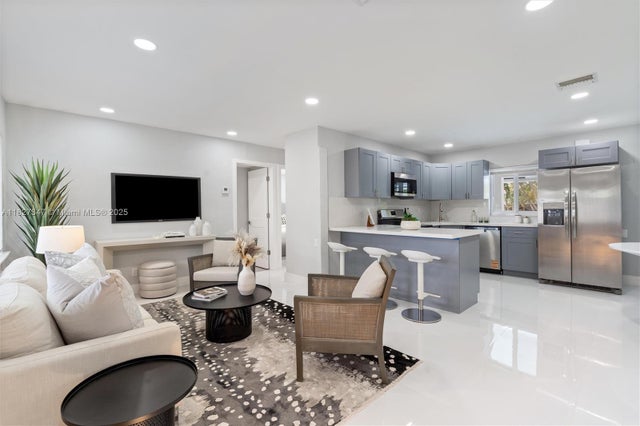 1 of 26 - 410 Ne 58th Ct, Oakland Park, FL