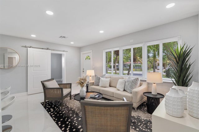 4 of 26 - 410 Ne 58th Ct, Oakland Park, FL