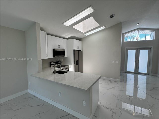 4 of 25 - 10000 Olive St, Miramar, FL