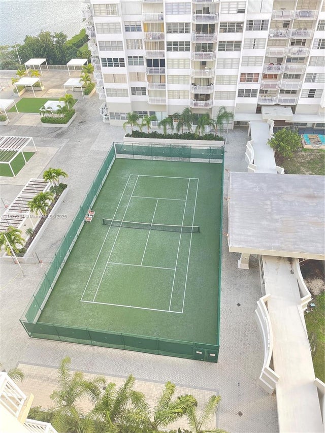 3 of 10 - 18071 Biscayne Blvd 802, Aventura, FL