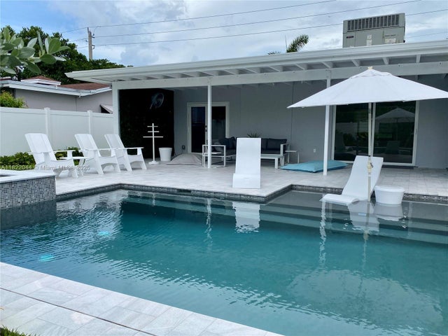 3 of 57 - 1321 Garfield St, Hollywood, FL