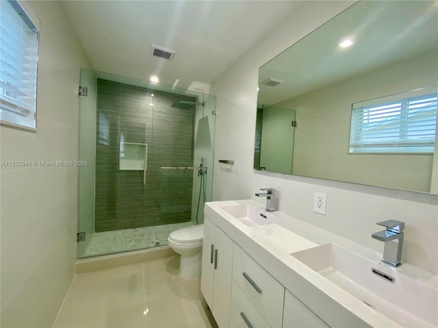 5 of 57 - 1321 Garfield St, Hollywood, FL