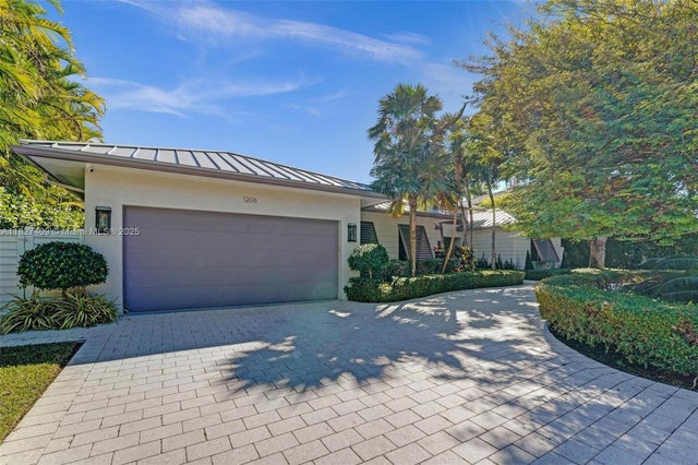 4 of 75 - 1206 E Lake Dr, Fort Lauderdale, FL