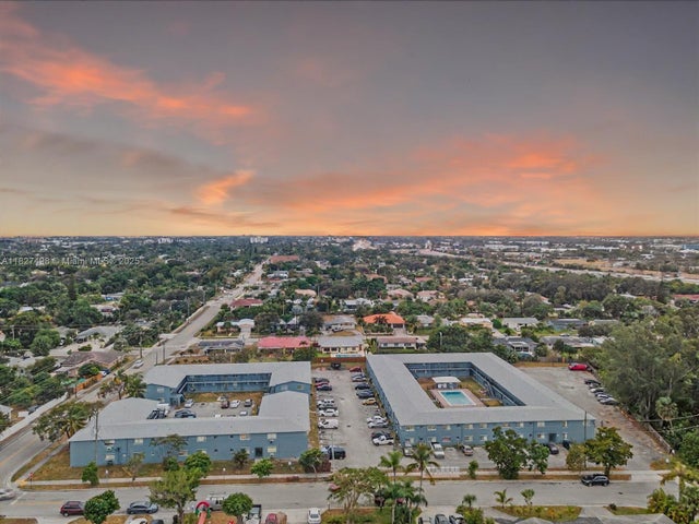 1 of 7 - 1829 N A St 24, Palm Beach, FL