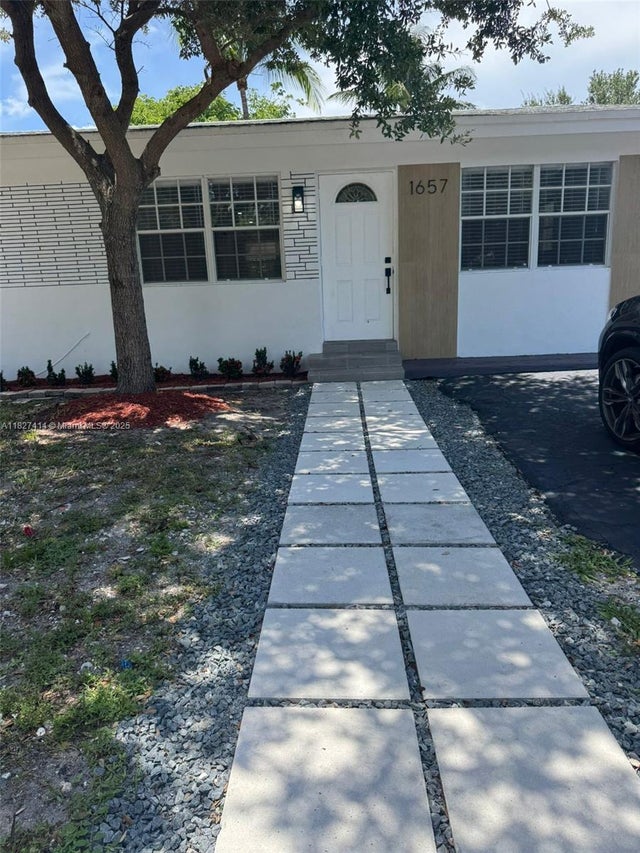 3 of 32 - 1657 Sw 44th Ave, Fort Lauderdale, FL