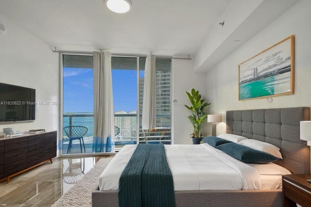 4 of 37 - 485 Brickell Ave 2009, Miami, FL