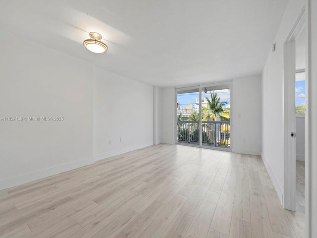2 of 31 - 401 Ocean Dr 403, Miami Beach, FL
