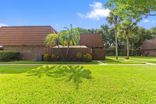 1 of 37 - 806 Sw 119th Way, Davie, FL