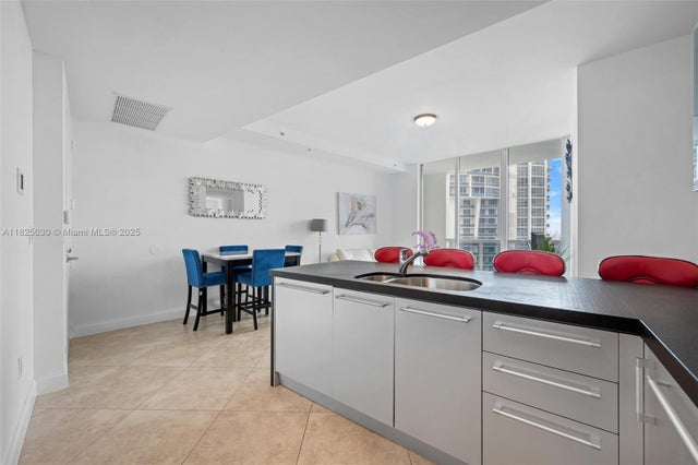 4 of 15 - 18201 Collins Ave 4705, Sunny Isles Beach, FL