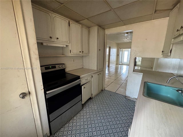 2 of 17 - 270 Ne 191st St 108, Miami, FL