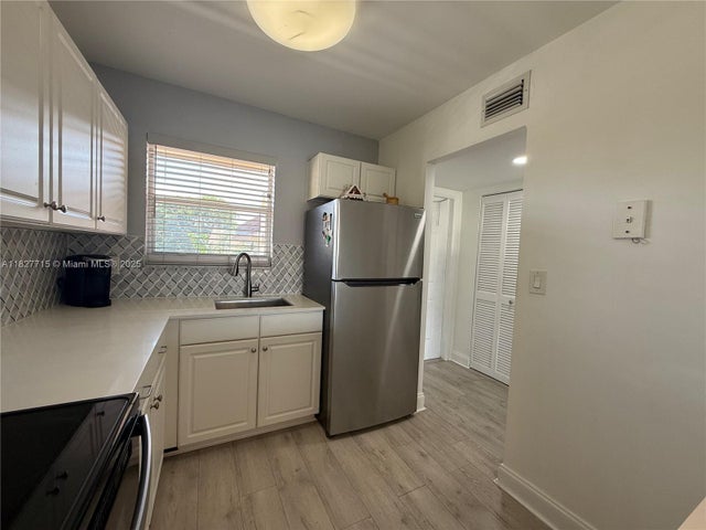 4 of 49 - 8880 Sunrise Lakes Blvd 307, Sunrise, FL