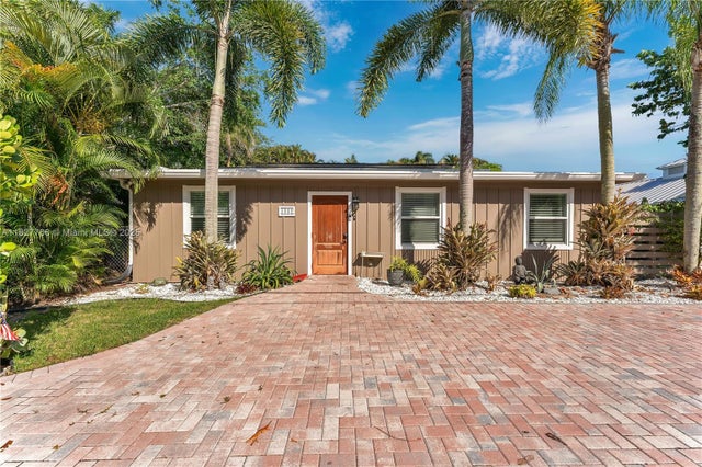 1 of 26 - 1862 Center St, Jupiter, FL