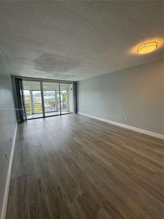 3 of 25 - 1398 Ne 191st St C305, Miami, FL
