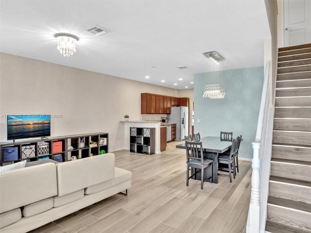 3 of 23 - 3976 Poinciana Ln, Hollywood, FL