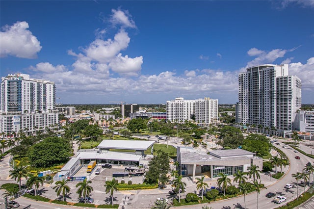 1 of 31 - 1720 Harrison St 14e, Hollywood, FL