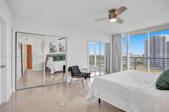 3 of 31 - 1720 Harrison St 14e, Hollywood, FL