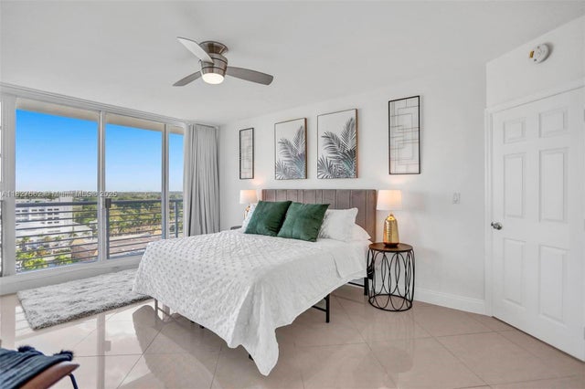 4 of 31 - 1720 Harrison St 14e, Hollywood, FL