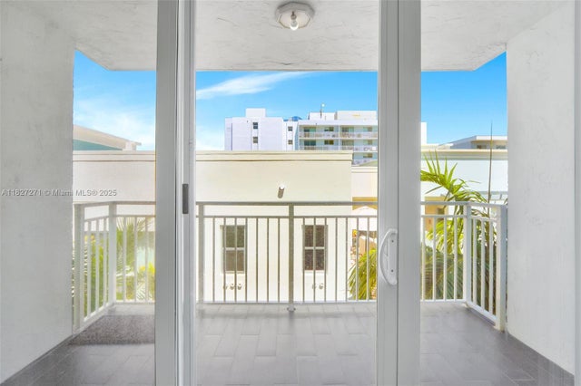 2 of 17 - 947 Lenox Ave 502, Miami Beach, FL
