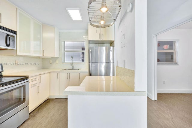 4 of 17 - 947 Lenox Ave 502, Miami Beach, FL