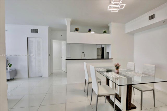 4 of 23 - 17150 N Bay Rd 2320, Sunny Isles Beach, FL