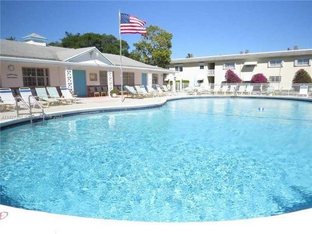 1 of 9 - 1350 N 12th Ct 6b, Hollywood, FL