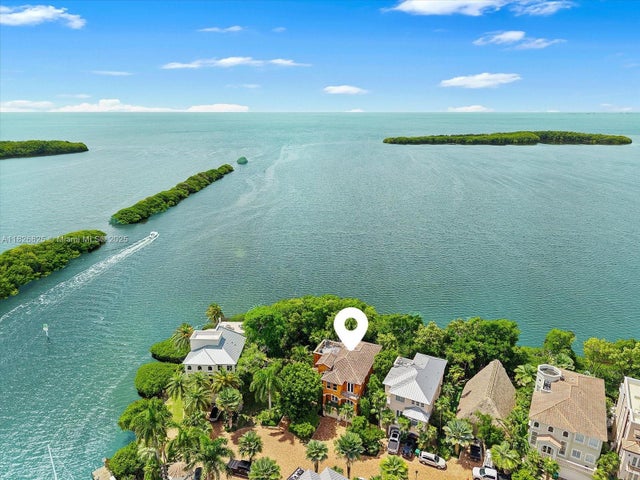 4 of 38 - 5843 Paradise Point Dr, Palmetto Bay, FL