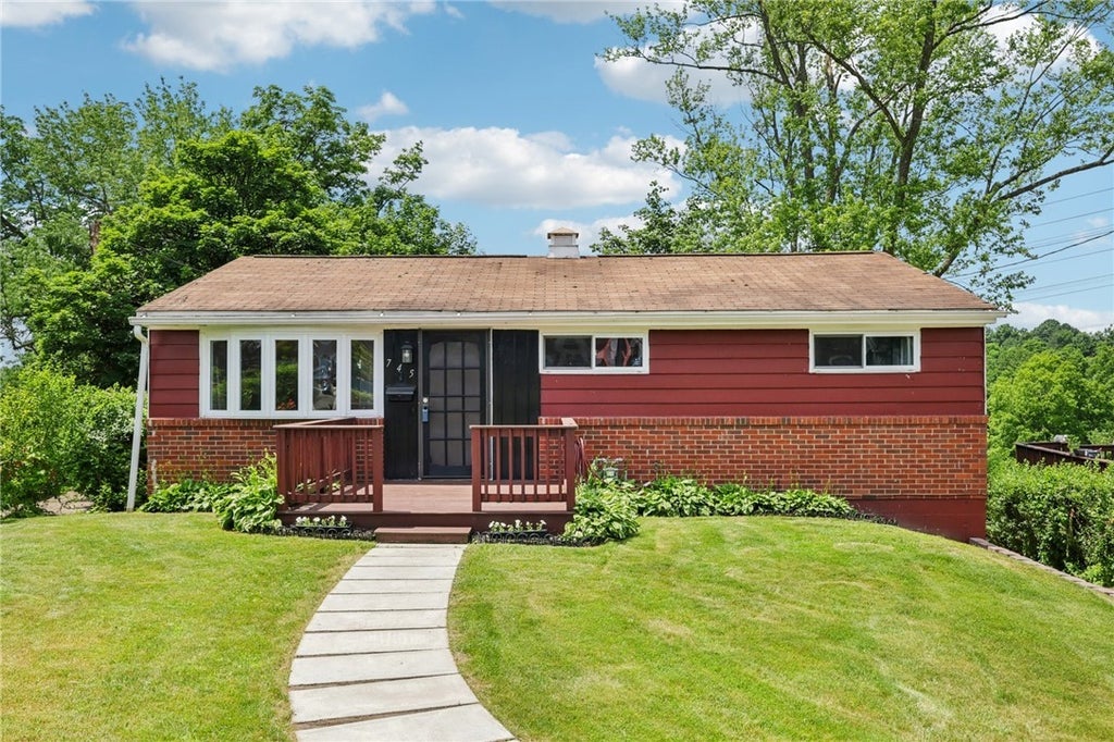 745 Cottonwood Drive, Monroeville