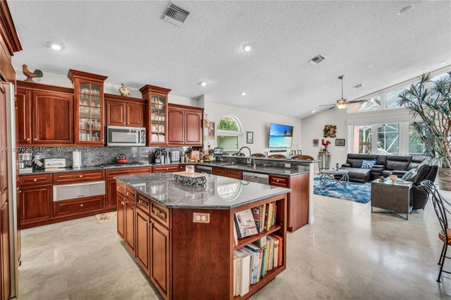 3 of 78 - 7562 Nw 51st Pl, Coral Springs, FL