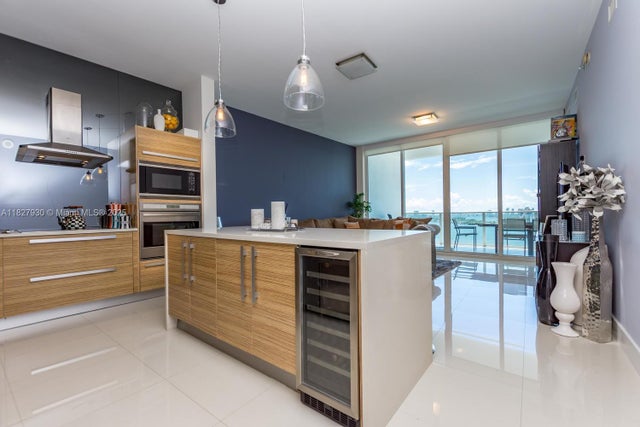 4 of 35 - 2020 N Bayshore Dr 2005, Miami, FL