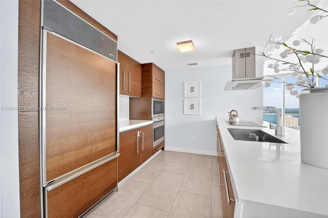 5 of 52 - 495 Brickell Ave 3901, Miami, FL