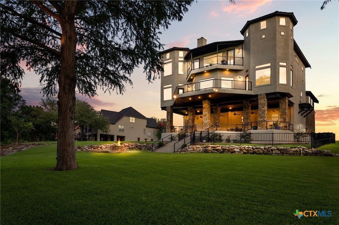 134 Bandit Beach Road, in the city of New Braunfels Real Estate in Texas by The Bandit,