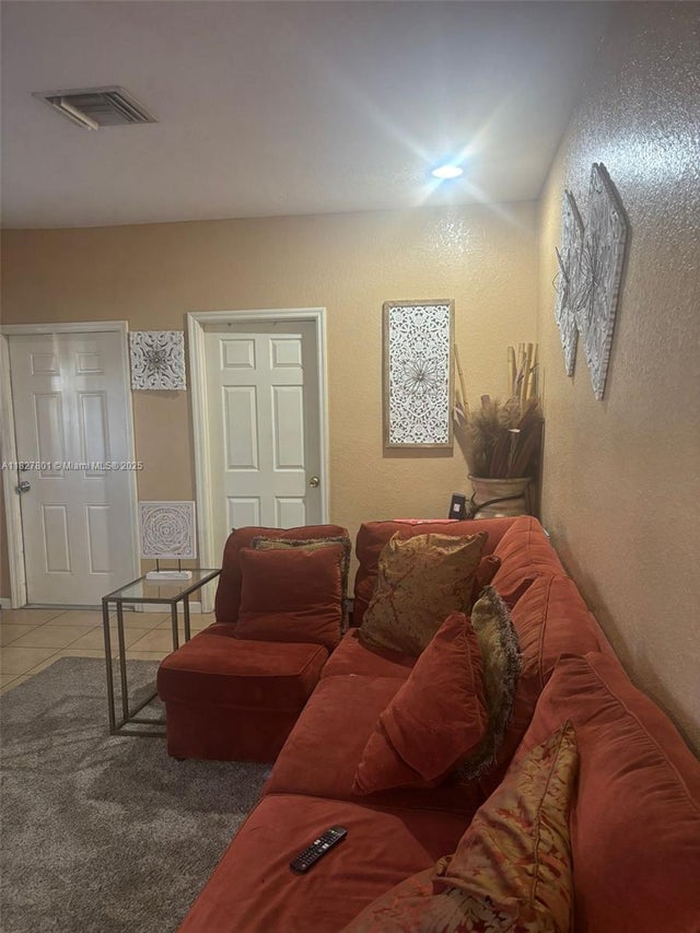 4 of 32 - 330 N Deerfield Ave, Deerfield Beach, FL