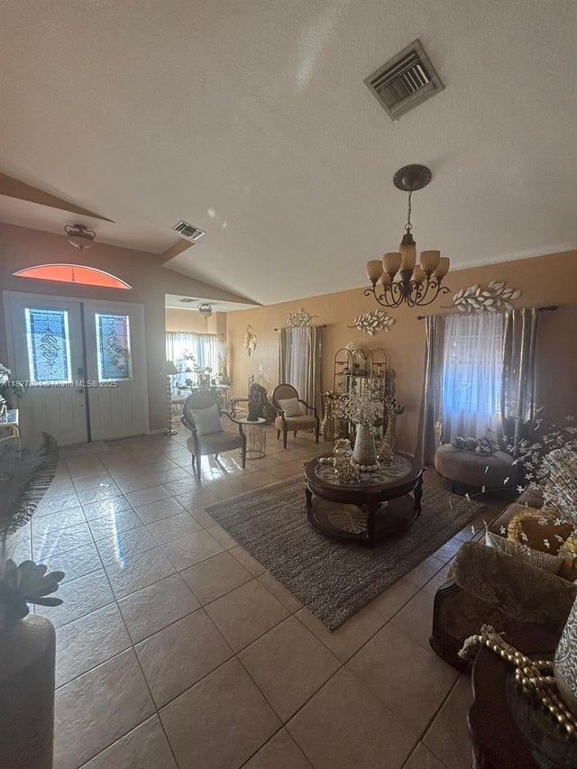 5 of 32 - 330 N Deerfield Ave, Deerfield Beach, FL