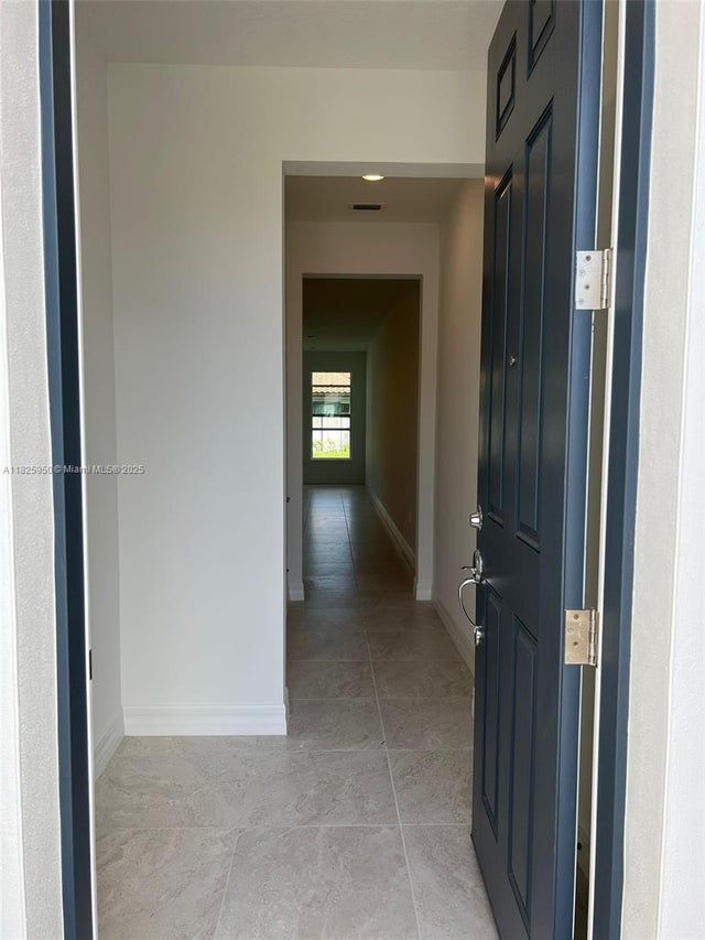 3 of 17 - 6121 Rancho Lane, West Palm Beach, FL