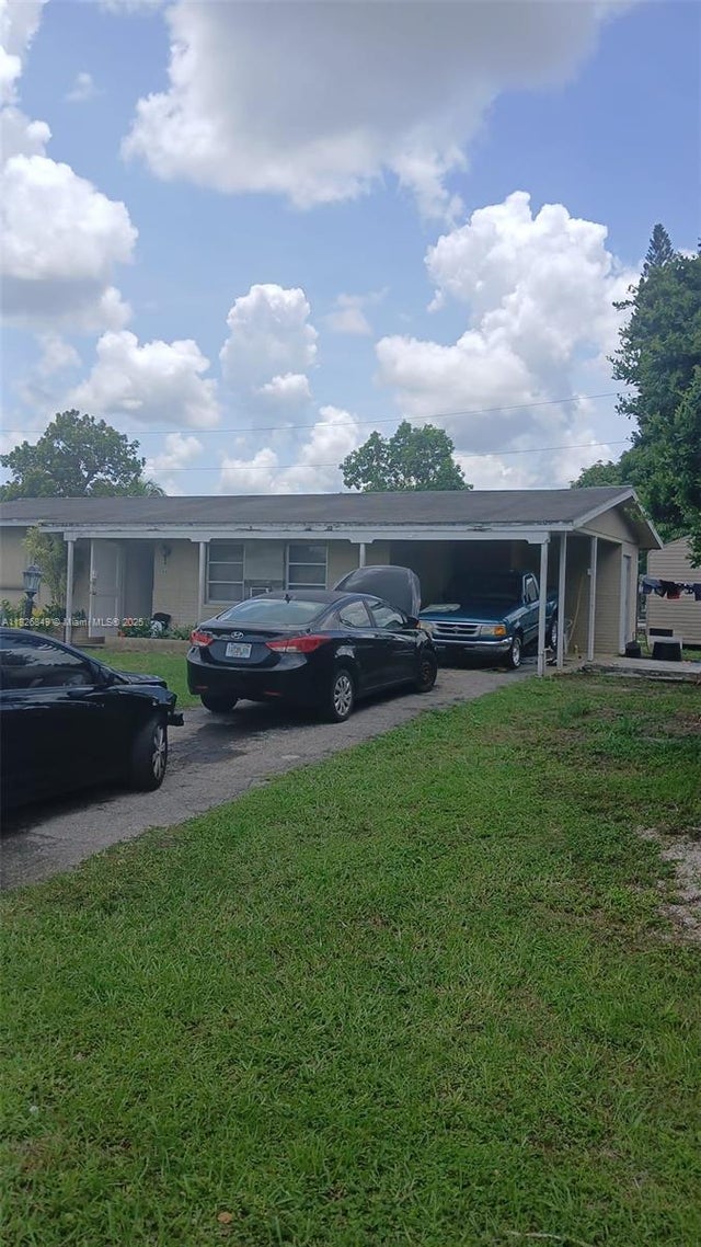 3 of 12 - 506 York Rd, Lehigh Acres, FL