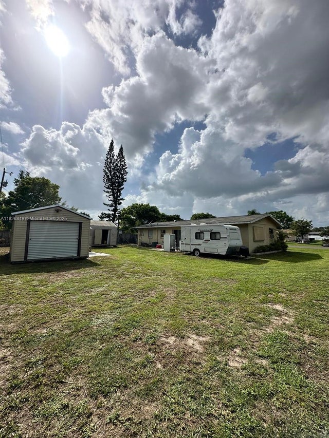4 of 12 - 506 York Rd, Lehigh Acres, FL