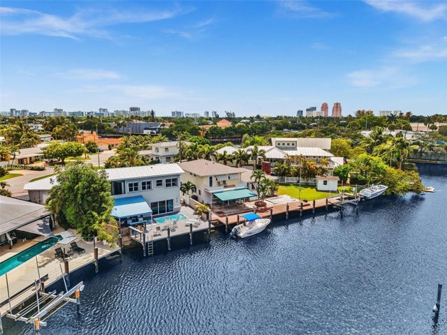 4 of 27 - 2108 Ne 24th St, Wilton Manors, FL